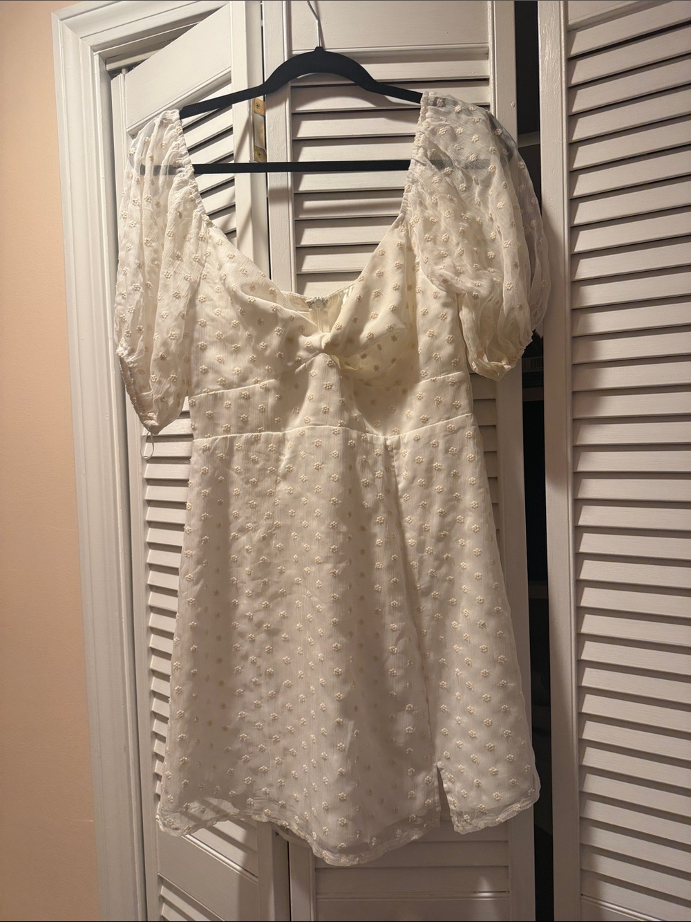 Ivory Puff-Sleeve Mini Dress - Romantic Textured Floral